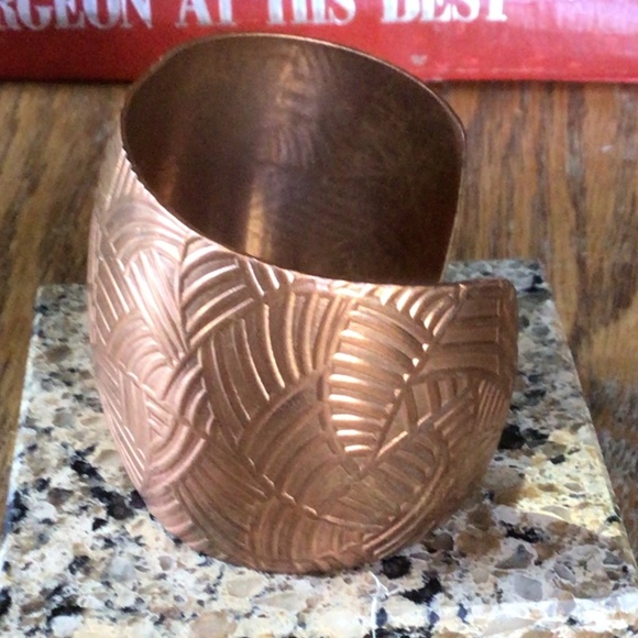 Copper tone Palm Print embossed Cuff Bracelet OSFM - Picture 4 of 4